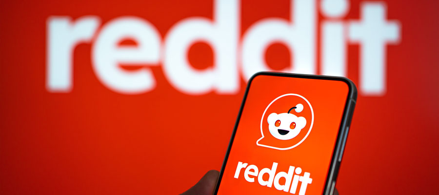 Los Angeles, California - 26 February 2023: Reddit social media platform displayed on smart device